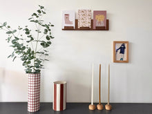 Charger l'image dans la galerie, Porte-Cartes mural aimanté & teinté au Brou de Noix