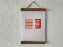 Charger l'image dans la galerie, Attache-poster en bois aimanté – Teinté au brou de noix – Fabrication française 🇫🇷