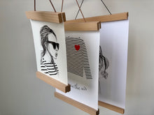 Charger l'image dans la galerie, Attache Poster Aimanté en Bois Brut – Made in France