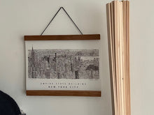 Charger l'image dans la galerie, Attache-poster en bois aimanté – Teinté au brou de noix – Fabrication française 🇫🇷