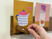 Charger l'image dans la galerie, Porte-Cartes mural aimanté & teinté au Brou de Noix