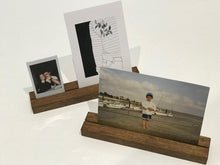 Charger l'image dans la galerie, Porte-carte en bois teinté au Brou de Noix