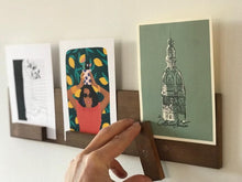 Charger l'image dans la galerie, Porte-cartes mural aimanté en bois – Fait main à Nantes
