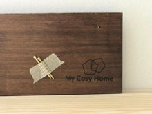 Charger l'image dans la galerie, Porte-Cartes mural aimanté & teinté au Brou de Noix