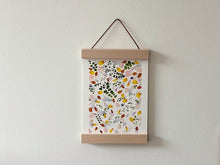 Charger l'image dans la galerie, Attache Poster Aimanté en Bois Brut – Made in France
